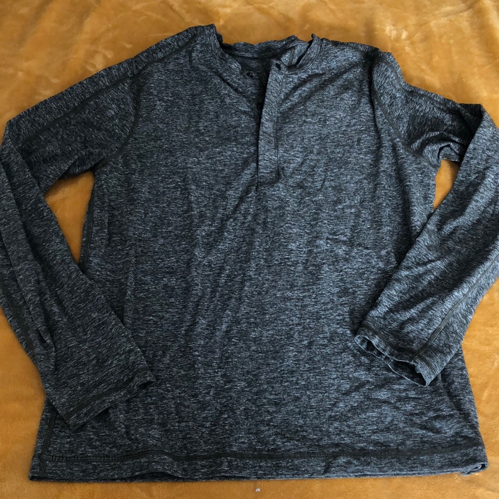 Lululemon Mens Sz L long sleeve Henley